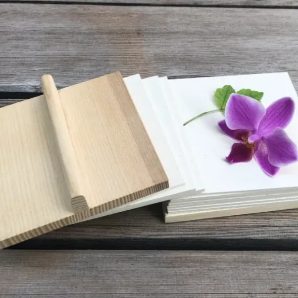 Blütenpresse To Go - Holz Blumenpresse mit Gurtband schwarz
