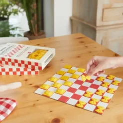 Brettspiel Checkeroli - Damespiel in der "Pasta Version"