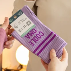 Damensocken COOLE OMA Gr. 36-39 lila Socken mit Schriftzug für coole Omas