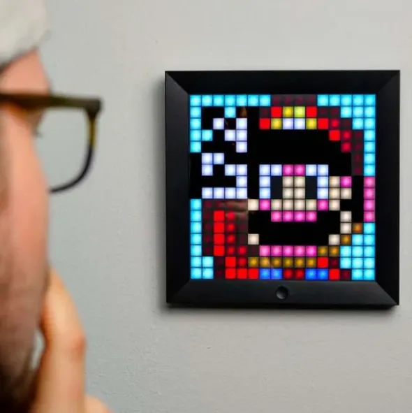 DIVOOM PIXOO - Digitaler Bilderrahmen mit Pixel Design zum Selbstgestalten