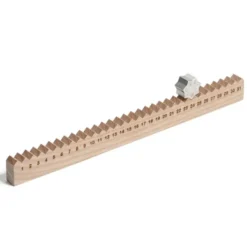 Ewiger Kalender Eschenholz - Monthly Measure - gravierte Holzleiste 1-31 mit Metallstern Wochentage