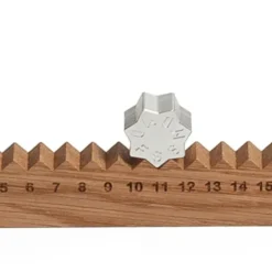 Ewiger Kalender Monthly Measure - Eichenleiste mit Metallstern