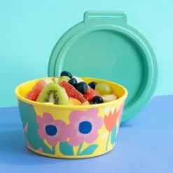 Frischhaltedose mit Deckel 700 ml – runde Snackbox mit buntem Blumenmuster