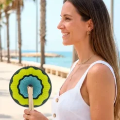 Handfächer Pai Pai Grün-Blau – klappbarer Fächer rund mit Holzgriff