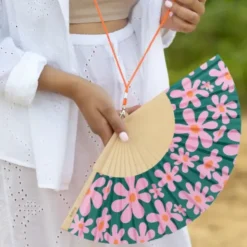 Holzfächer 42 cm Blumenmotiv pink - Handfächer mit Textilbespannung & Trageschlaufe