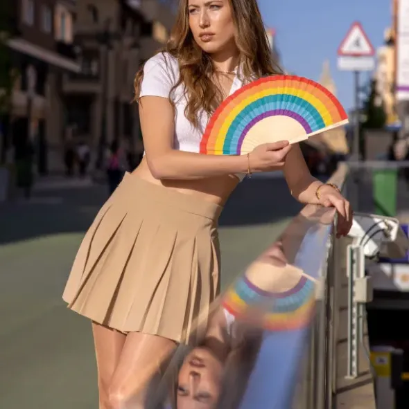 Holzfächer 42 cm Regenbogen bunt - Handfächer mit Textilbespannung & Trageschlaufe