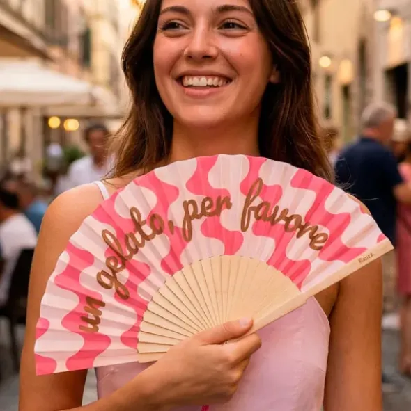 Holzfächer 42 cm UN GELATO PER FAVORE - Handfächer mit Textilbespannung & Trageschlaufe