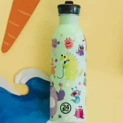 Kindertrinkflasche 0,5 l mit Monster Motiv – Edelstahlflasche in mint mit Sporttrinkverschluss und Strohhalm