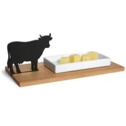 Käseschale KUH – Porzellanschale auf Holzbrett für Käse & Snacks