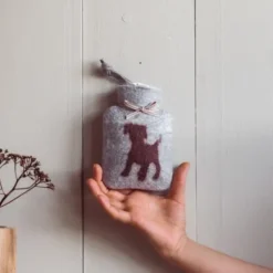 Mini Wärmflaschen graumeliert / Handwärmer aus Filz mit Hundemotiv