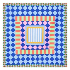 Picknick- und Stranddecke XL 240 x 170 cm mit Beutel – schnelltrocknend & leicht, bunt kariert
