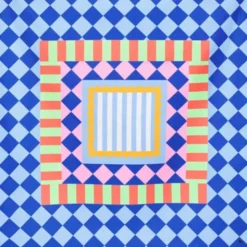 Picknick- und Stranddecke XL 240 x 170 cm mit Beutel – schnelltrocknend & leicht, bunt kariert