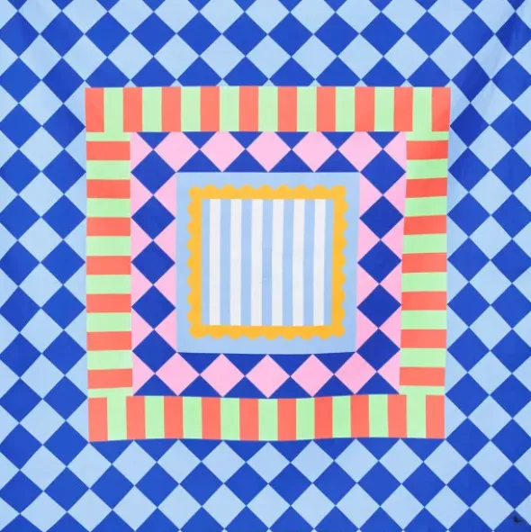 Picknick- und Stranddecke XL 240 x 170 cm mit Beutel – schnelltrocknend & leicht, bunt kariert