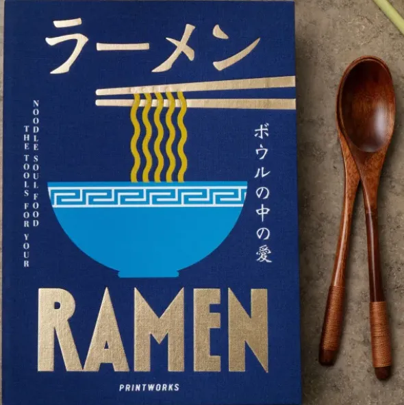 Ramen Set im Aufbewahrungsbuch 5-teilig – Nudelschneider, Ramenlöffel, Essstäbchen