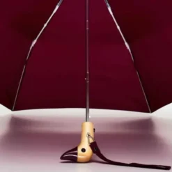 Regenschirm dunkelrot mit Entenkopf Griff aus Holz - Original Duckhead Taschenschirm