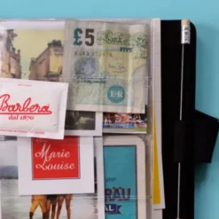 Reisetagebuch TripBook Sushi - buntes Travelbuch mit 64 Sammelfächern & 2 Notizheften