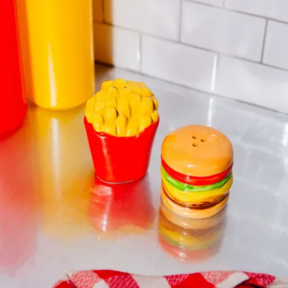 Salz- und Pfefferstreuer Burger & Pommes aus Keramik