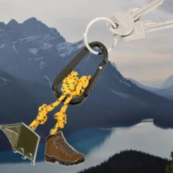 Schlüsselanhänger ZELTEN mit Karabiner + Charms