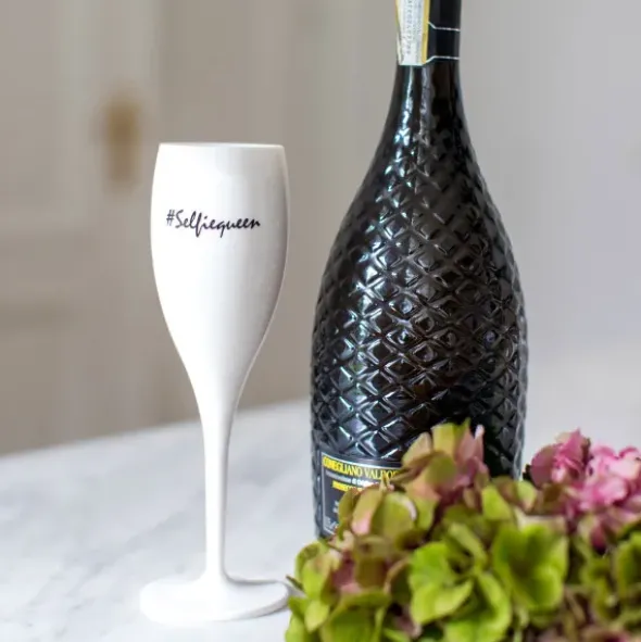 Sektglas #SELFIEQUEEN - weißes Kunststoff Champagnerglas mit Botschaft