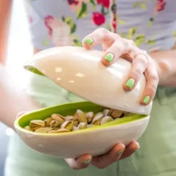 Snackschale Pistazie – Nussschale aus Keramik mit Deckel