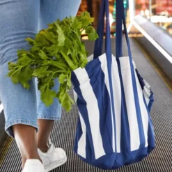 Strandtasche blau weiß gestreift – großer faltbarer Shopper mit Aufbewahrungsbeutel