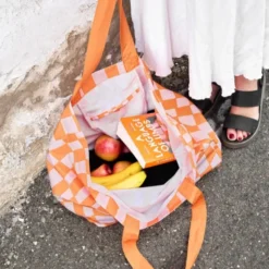 Strandtasche mit Karomuster orange – faltbarer Shopper mit Aufbewahrungsbeutel