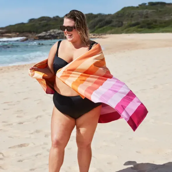 Strand- und Badetuch rosa-orange gestreift - XL Handtuch 200 x 90 cm mit Beutel, schnelltrocknend & leicht