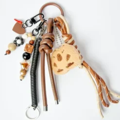 Taschenanhänger Capybara Plüschanhänger – Anhänger mit Charms und Kordeln