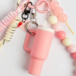 Taschenanhänger rosa Trinkbecher – Anhänger mit abnehmbaren Charms