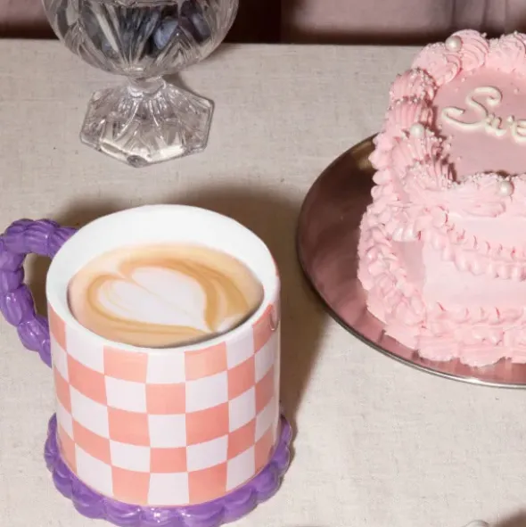 Tasse in Tortenoptik aus Keramik 420 ml