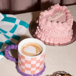 Tasse in Tortenoptik aus Keramik 420 ml