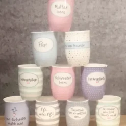 Tasse 0,5 l Omilein - lila mit Punkten