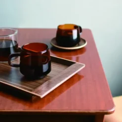 Tasse SEPIA 270 ml - Henkeltasse aus Glas mit Untertasse aus Holz
