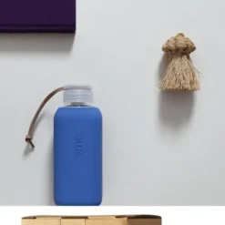 Trinkflasche Glas/Silikonhülle 0,6 l, true blue (blau)