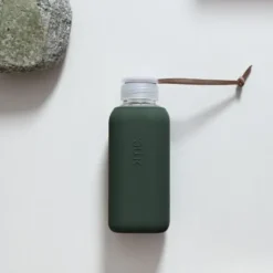 Trinkflasche Glas/Silikonhülle 0,6 l, pine green (dunkelgrün)