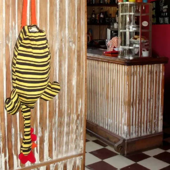Tütensammler Tütenhuhn ETELVINA rot mit weißen Punkten