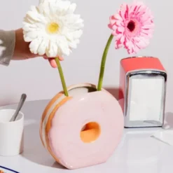 Vase Donut aus Keramik – Deko Vase in rosa Donut-Optik 17 cm