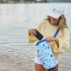 Wasserfeste Tasche 5 l mit blauem Meeresmuster – Drybag mit Rollverschluss & Schultergurt