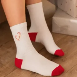 Weihnachtssocken bestickt mit Zuckerstangen Gr. 40-43