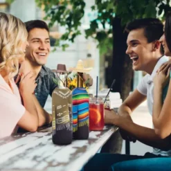 Wein-Geschenkset DESPERADOS 4-teilig – 2 Weinstöpsel & 2 Flaschenhüllen