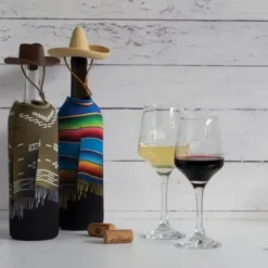 Wein-Geschenkset DESPERADOS 4-teilig – 2 Weinstöpsel & 2 Flaschenhüllen